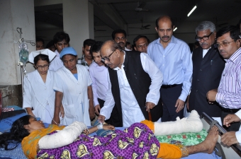 BGMEA Leaders visiting injured workers admitted to Pongu Hospital with Ministers